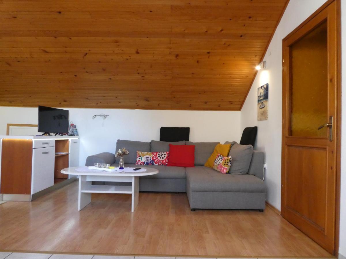 Apartments Milenka Punat Habitación foto